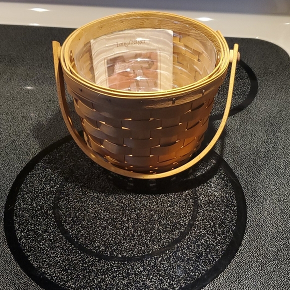 Longaberger small fruit basket - Picture 2 of 5